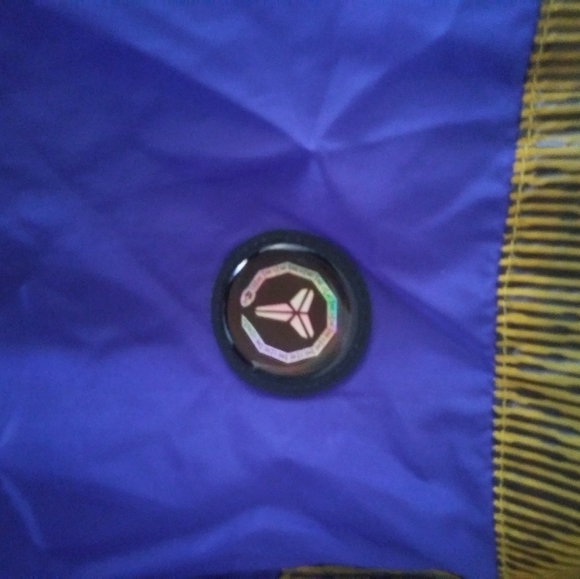 Kobe Bryant windbreaker - Picture 3 of 4